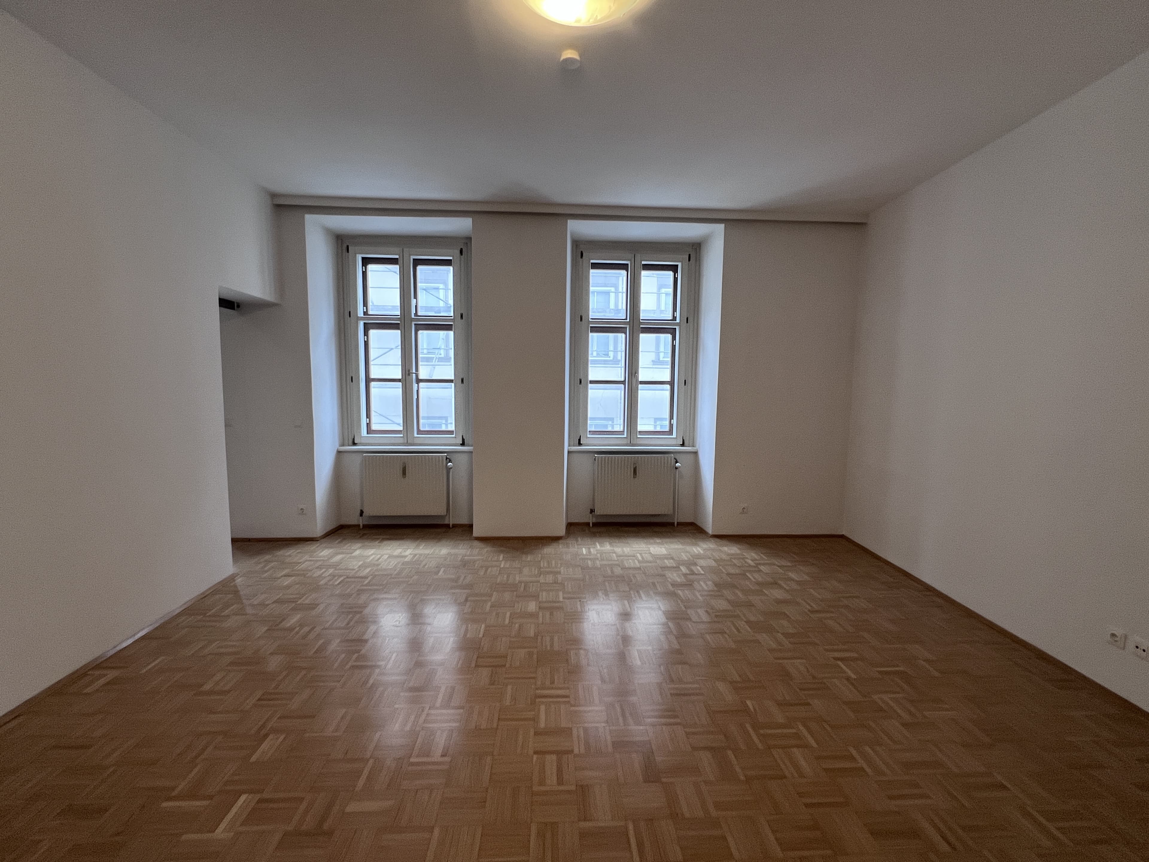SANIERTE 2-ZIMMER WOHNUNG LENAUGASSE - UNBEFRISTET SANIERTE 2-ZIMMER WOHNUNG LENAUGASSE - UNBEFRISTET
