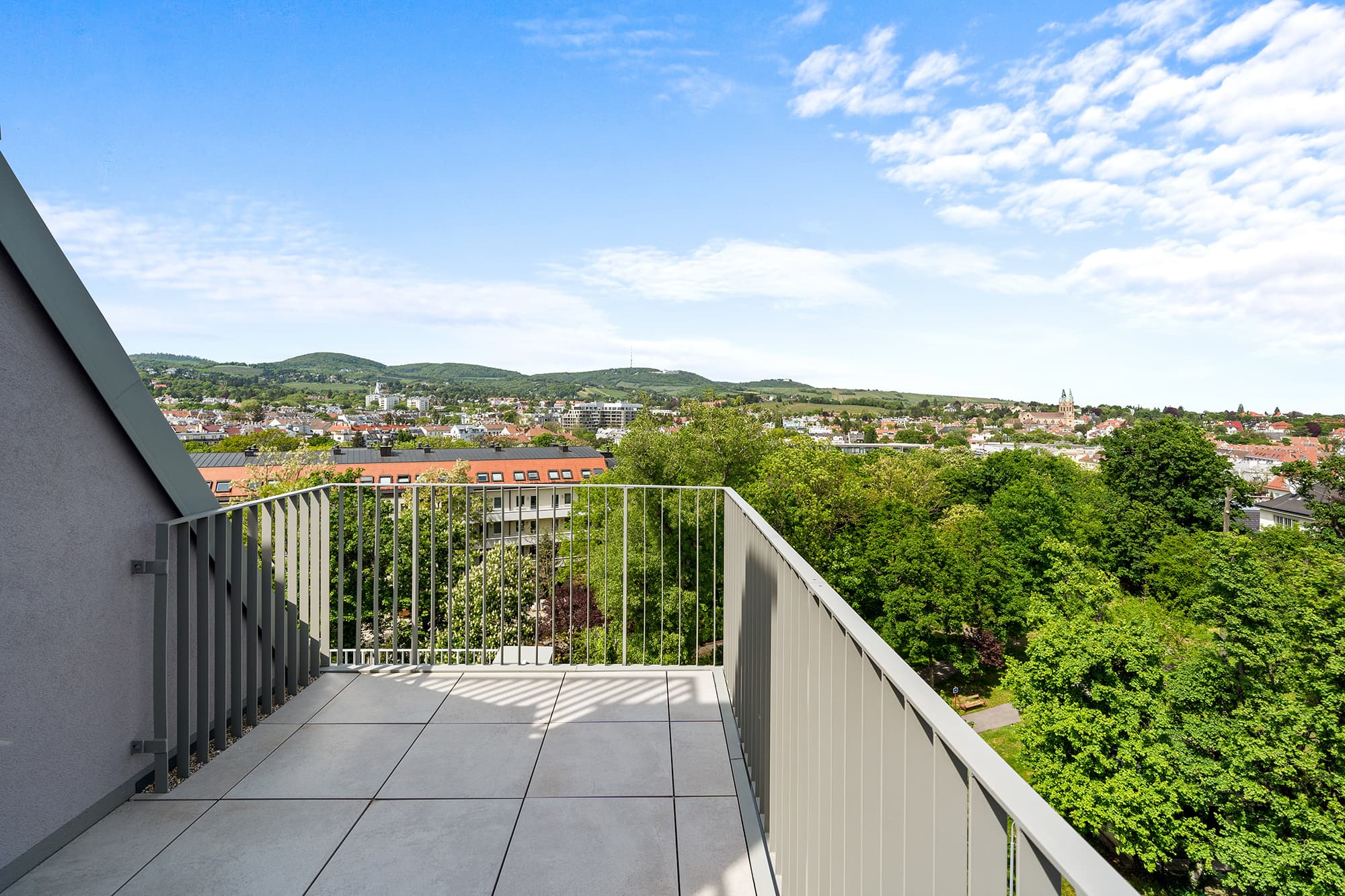 UPPER HILL SIDE - Obersteinergasse 11 UPPER HILL SIDE - Obersteinergasse 11