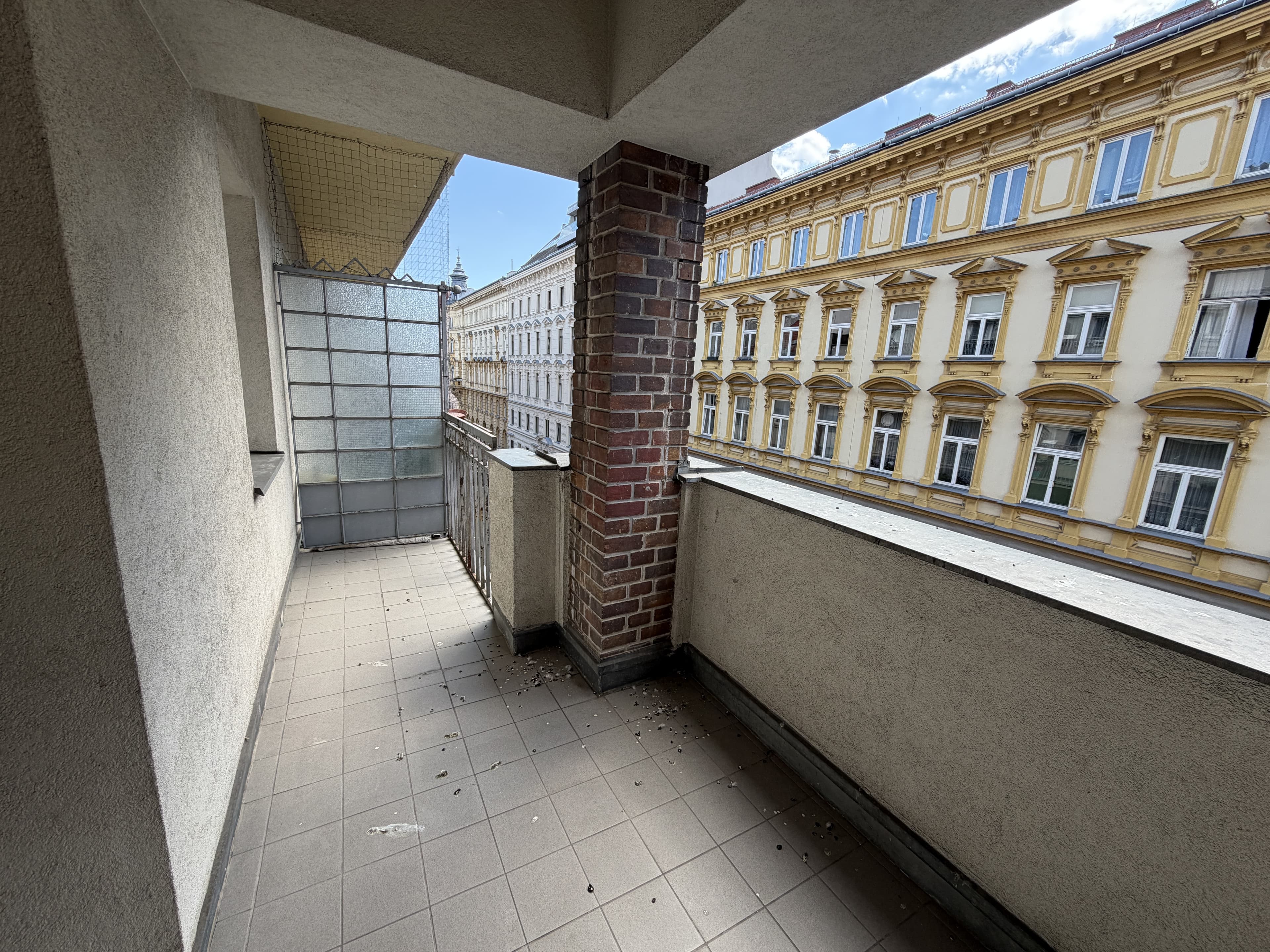 SCHÖNE 2-ZIMMER-WOHNUNG IM 4. BEZIRK NAHE BELVEDEREGARTEN! SCHÖNE 2-ZIMMER-WOHNUNG IM 4. BEZIRK NAHE BELVEDEREGARTEN!