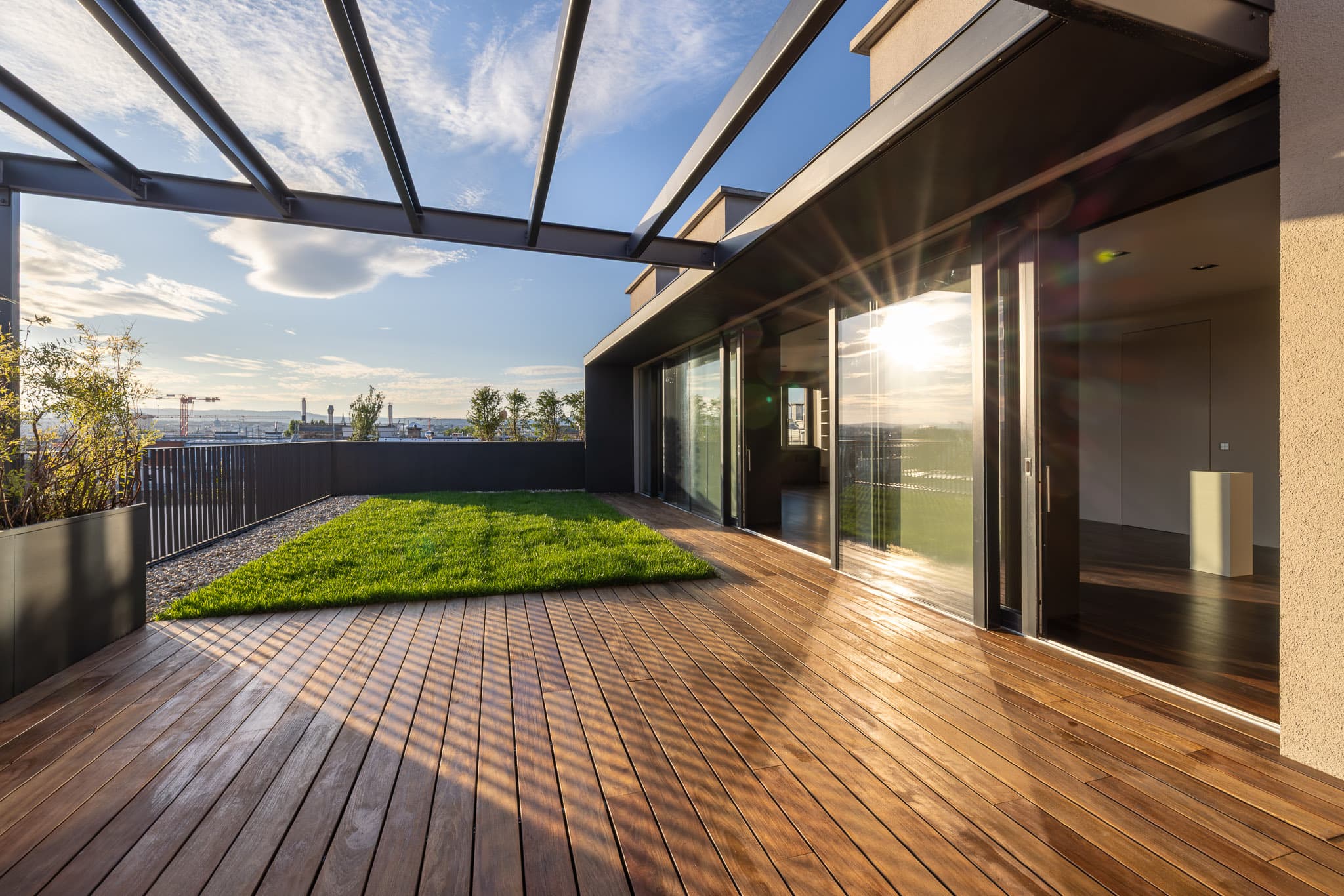 EINZIGARTIGES ARCHITEKTENPENTHOUSE - Gartenterrasse & Fernblick! EINZIGARTIGES ARCHITEKTENPENTHOUSE - Gartenterrasse & Fernblick!