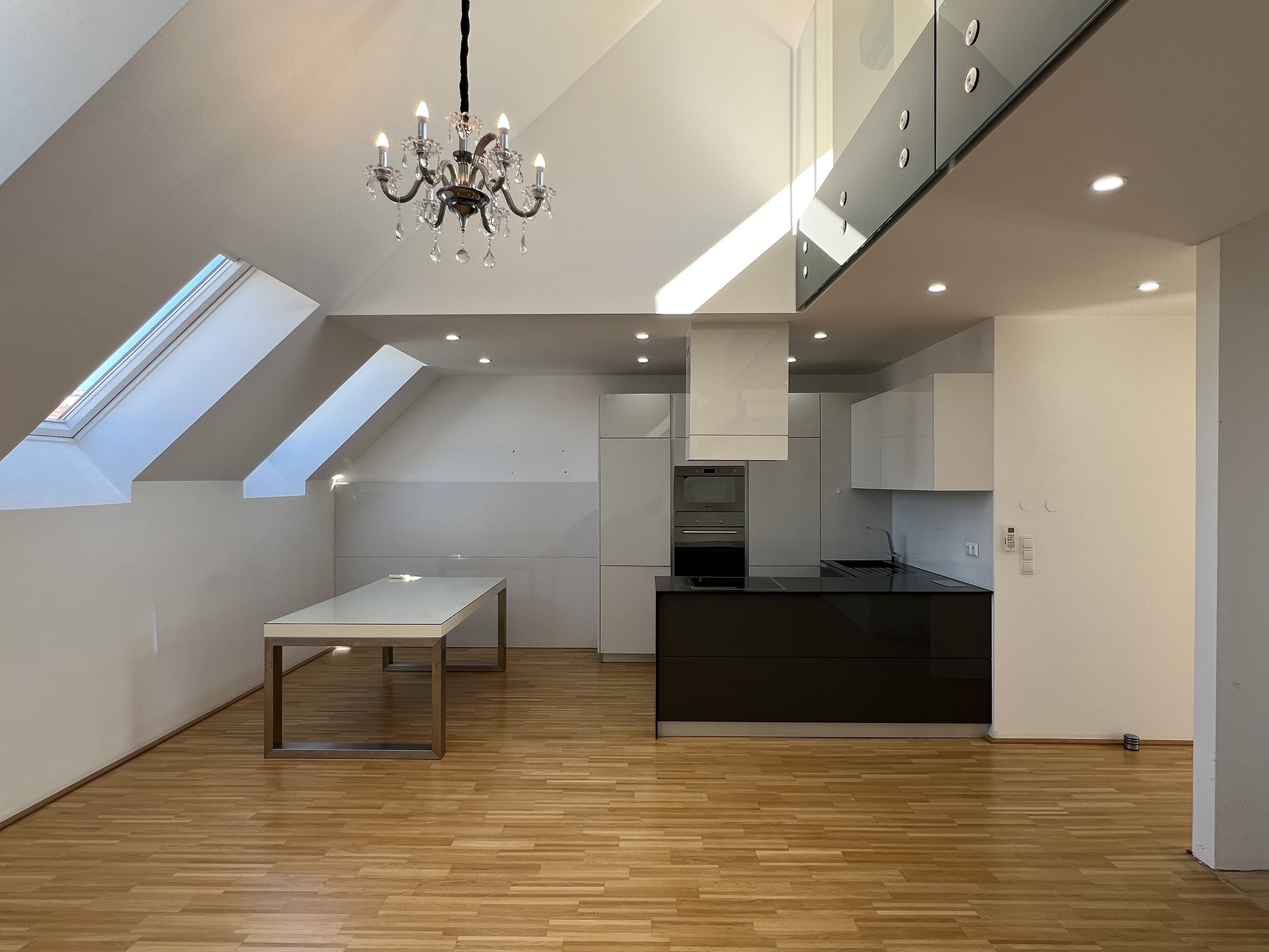 2,5-ZIMMER-TERRASSEN WOHNUNG IM 3. MIT FERNBLICK! 2,5-ZIMMER-TERRASSEN WOHNUNG IM 3. MIT FERNBLICK!