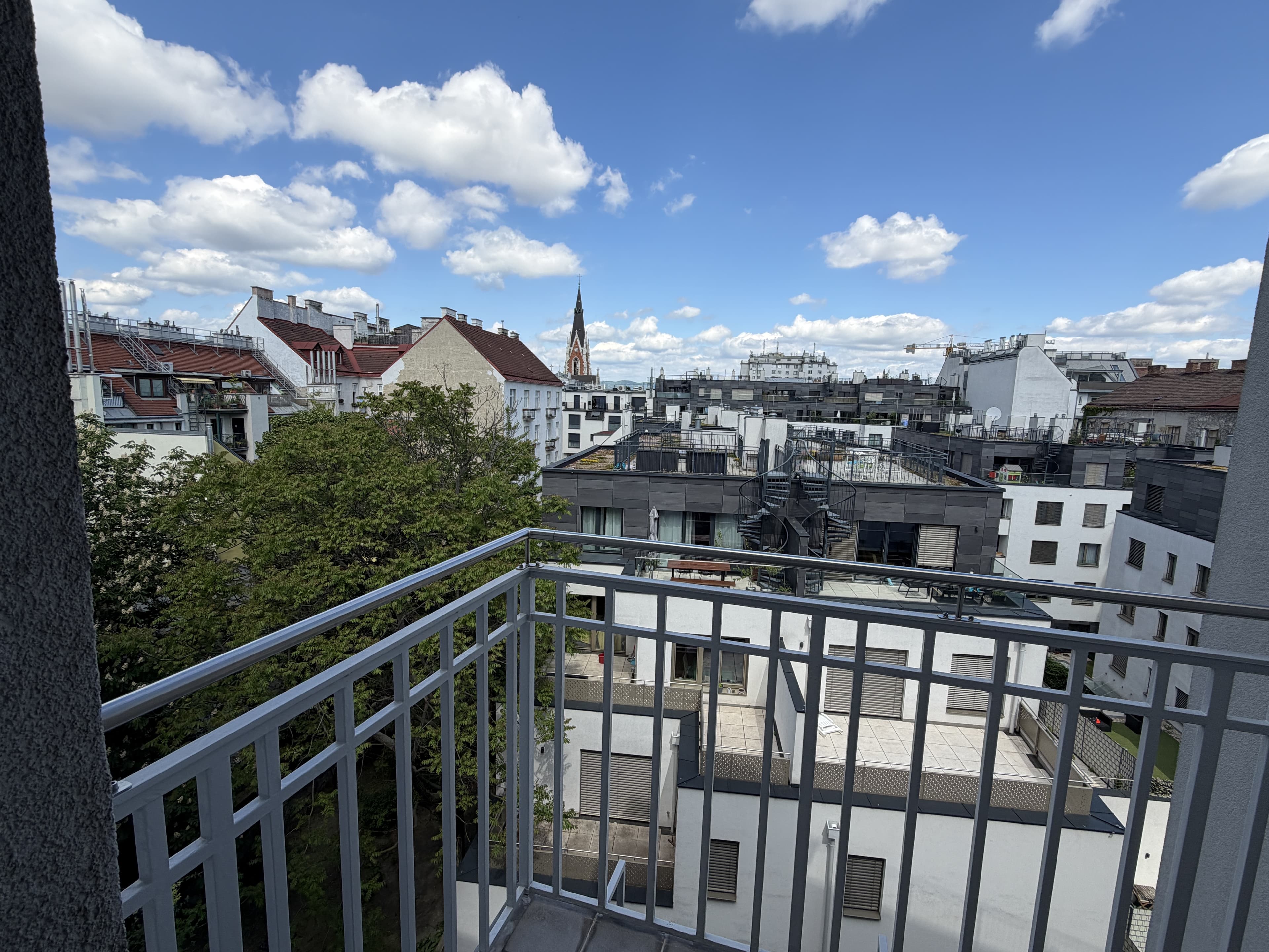 SCHÖNE 2-ZIMMER-WOHNUNG IM 4. BEZIRK NAHE BELVEDEREGARTEN! SCHÖNE 2-ZIMMER-WOHNUNG IM 4. BEZIRK NAHE BELVEDEREGARTEN!