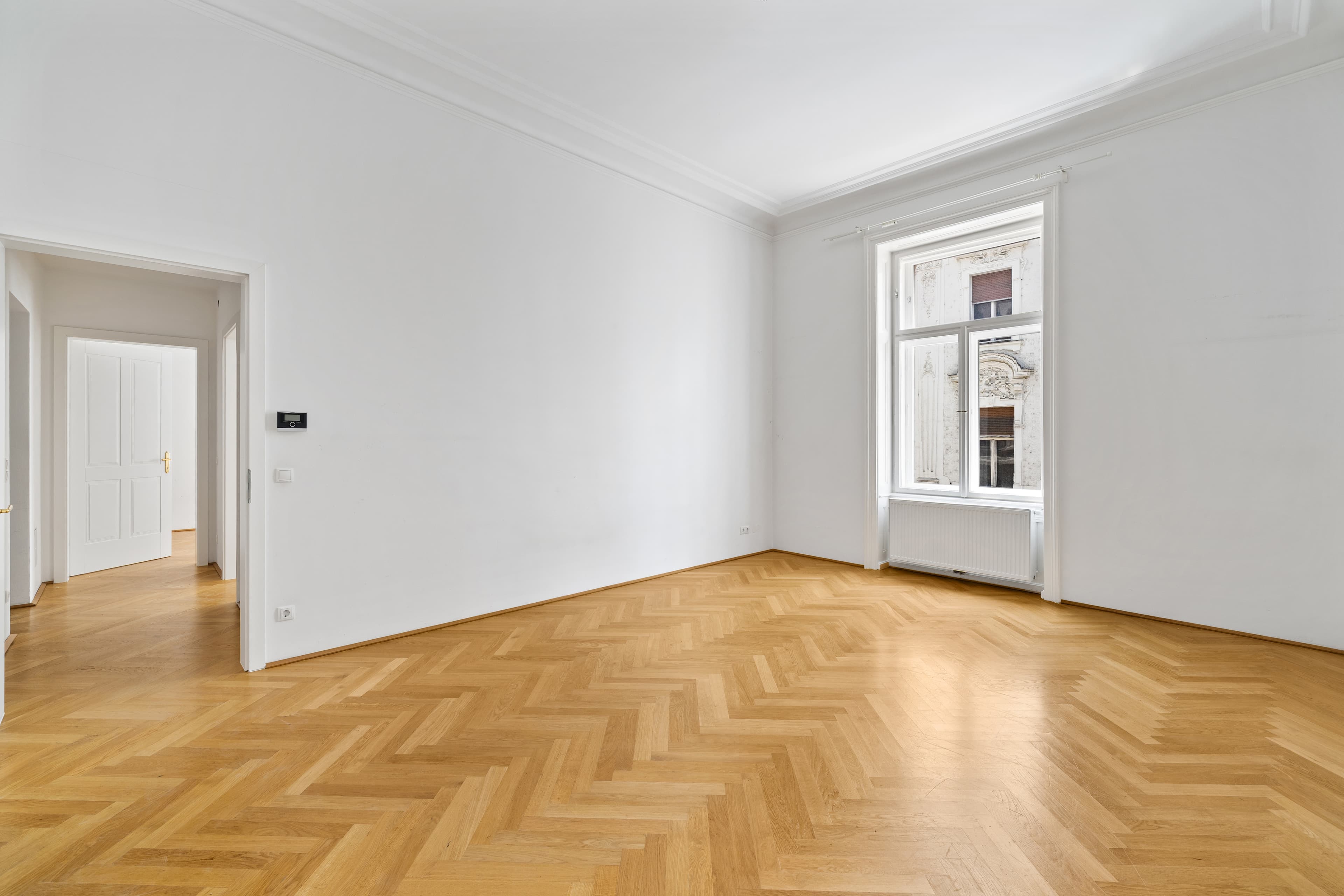 Klassischer Altbau 3-Zimmer-Wohnung im Botschaftsviertel Klassischer Altbau 3-Zimmer-Wohnung im Botschaftsviertel