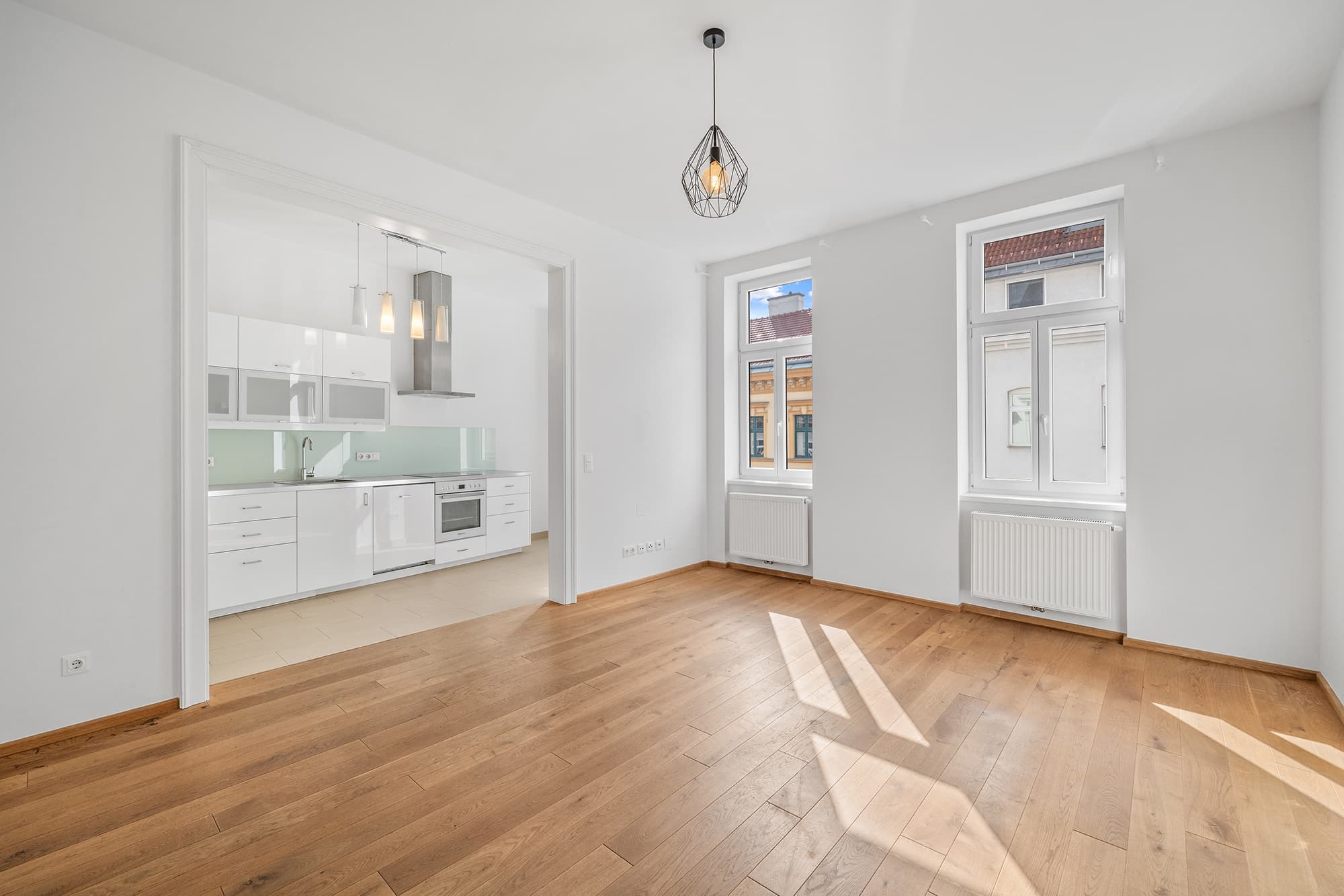 Wunderschöne 4-ZIMMER-ALTBAUWOHNUNG mit Balkon nahe Schlossquadrat Wunderschöne 4-ZIMMER-ALTBAUWOHNUNG mit Balkon nahe Schlossquadrat