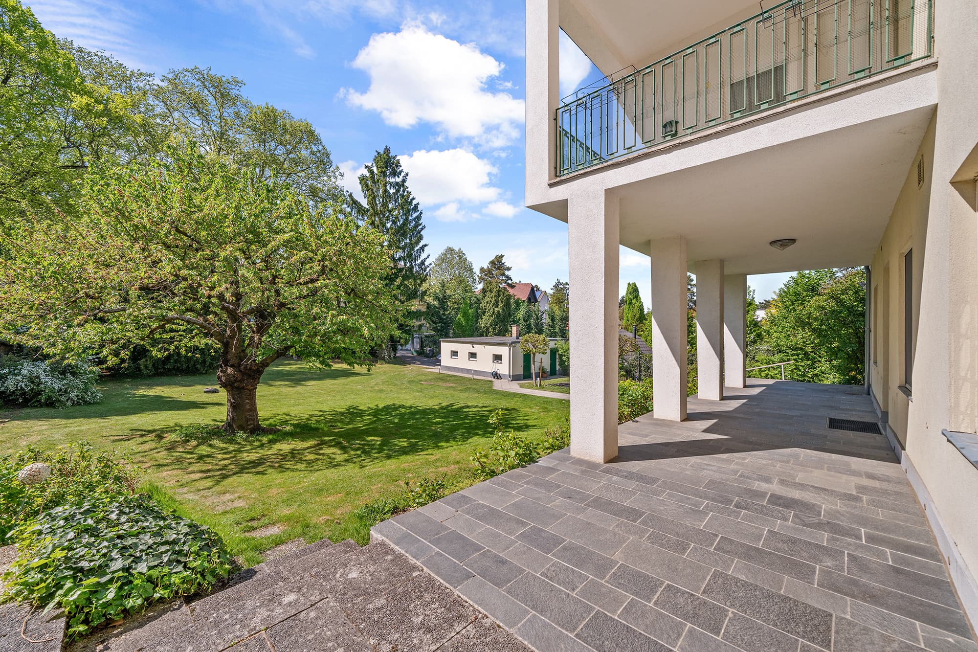 HAUS IN HIETZINGS BESTLAGE MIT TRAUMHAFTEM GARTEN! HAUS IN HIETZINGS BESTLAGE MIT TRAUMHAFTEM GARTEN!