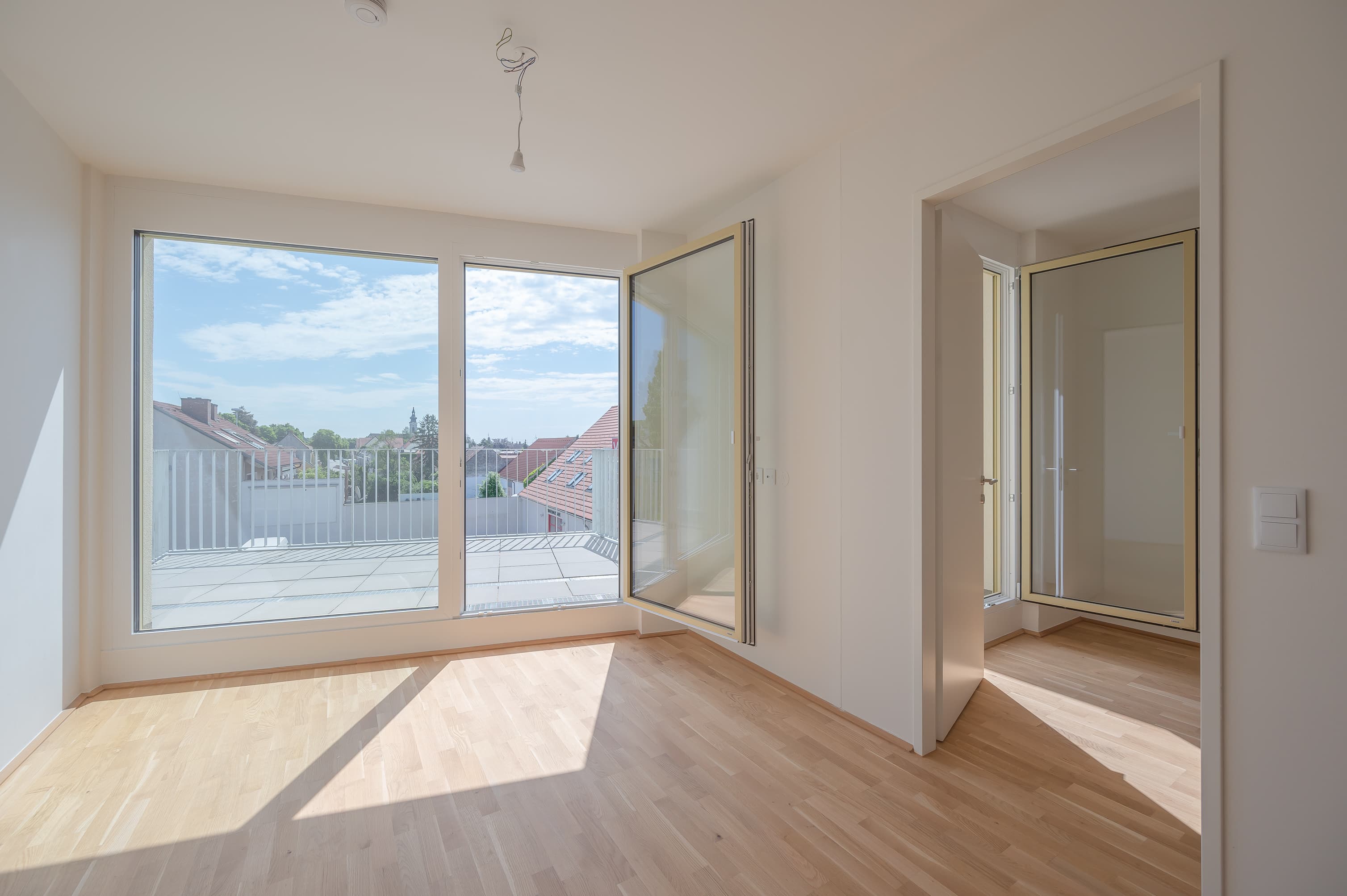 BEST LIVING OBERLAA! MODERNE Dachgeschoß-Wohnung mit Terrasse BEST LIVING OBERLAA! MODERNE Dachgeschoß-Wohnung mit Terrasse