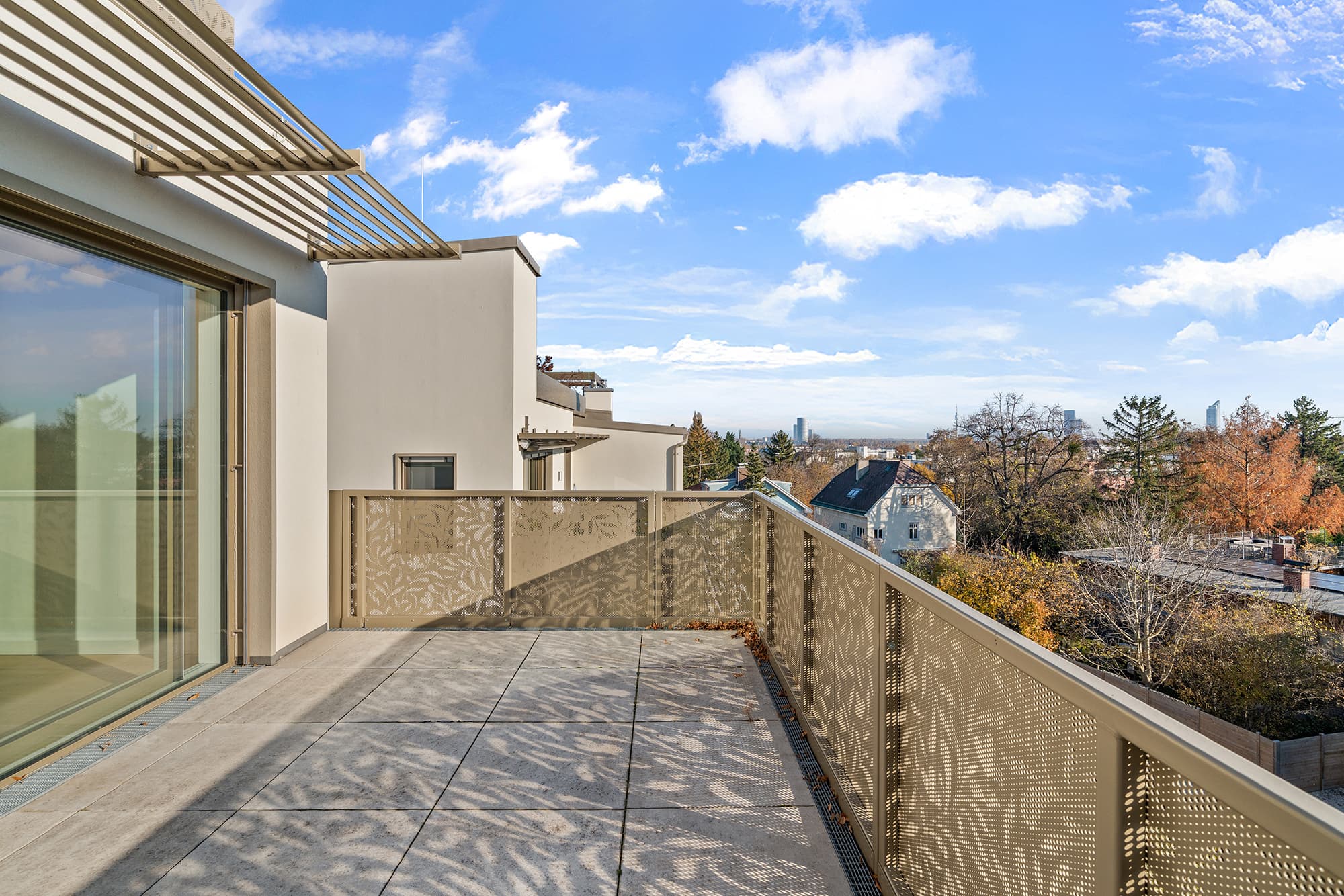 Wunderbarer NUSSBERGBLICK mit südseitiger Terrasse- DG-ERSTBEZUG! Wunderbarer NUSSBERGBLICK mit südseitiger Terrasse- DG-ERSTBEZUG!