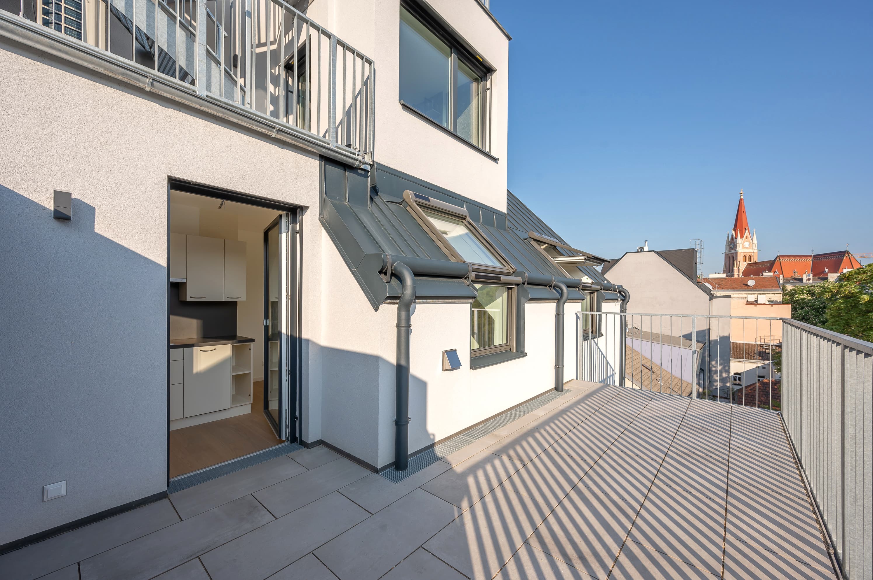 MODERNE 2 ZIMMER DG WOHNUNG MIT TERASSE @ BREITENSEER STRASSE 26 - bis spätestens 12/29 gut vermietet MODERNE 2 ZIMMER DG WOHNUNG MIT TERASSE @ BREITENSEER STRASSE 26 - bis spätestens 12/29 gut vermietet