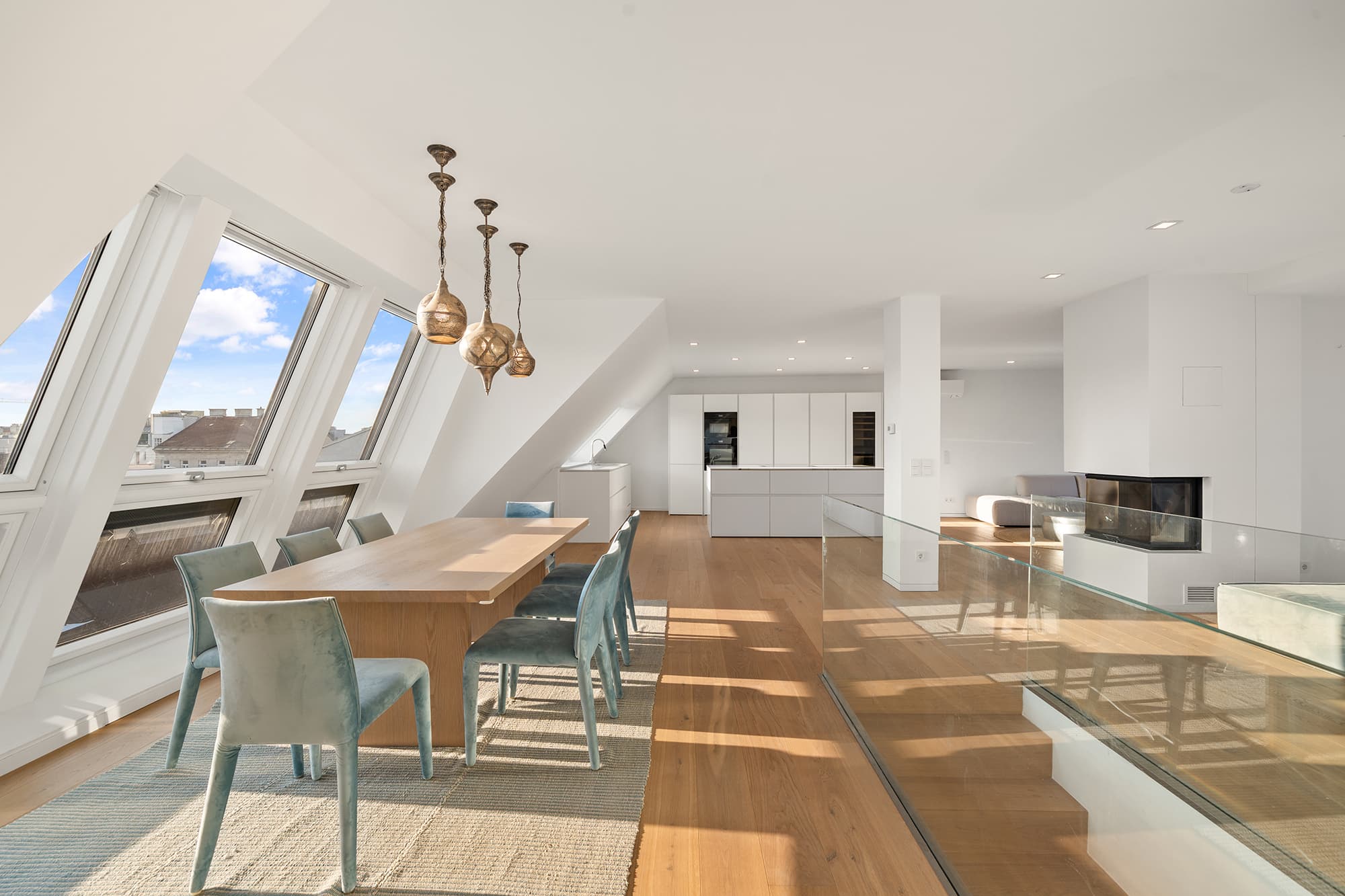 Exklusives Dachgeschossjuwel mit Panorama-Dachterrasse & Sauna Exklusives Dachgeschossjuwel mit Panorama-Dachterrasse & Sauna