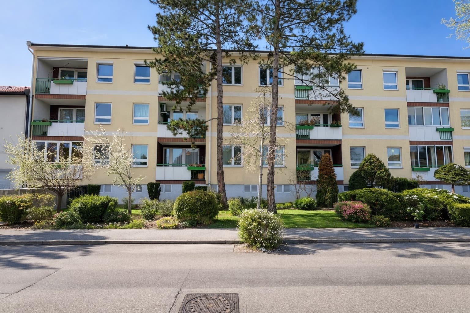 HELLE 3-ZIMMER-WOHNUNG NAHE LANDESKLINIKUM MÖDLING! HELLE 3-ZIMMER-WOHNUNG NAHE LANDESKLINIKUM MÖDLING!